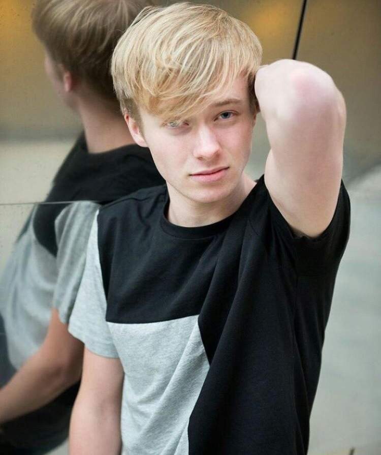 sam golbach age