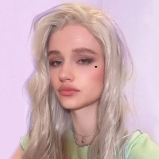 julia gisella age