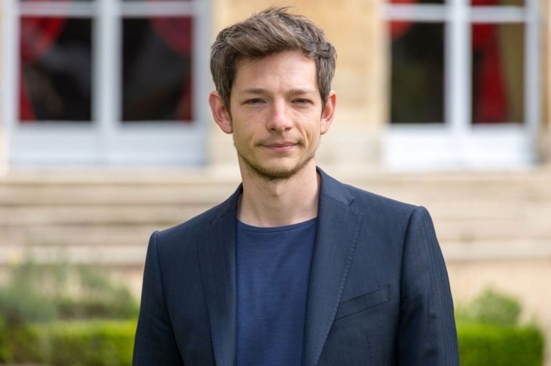 mike faist age